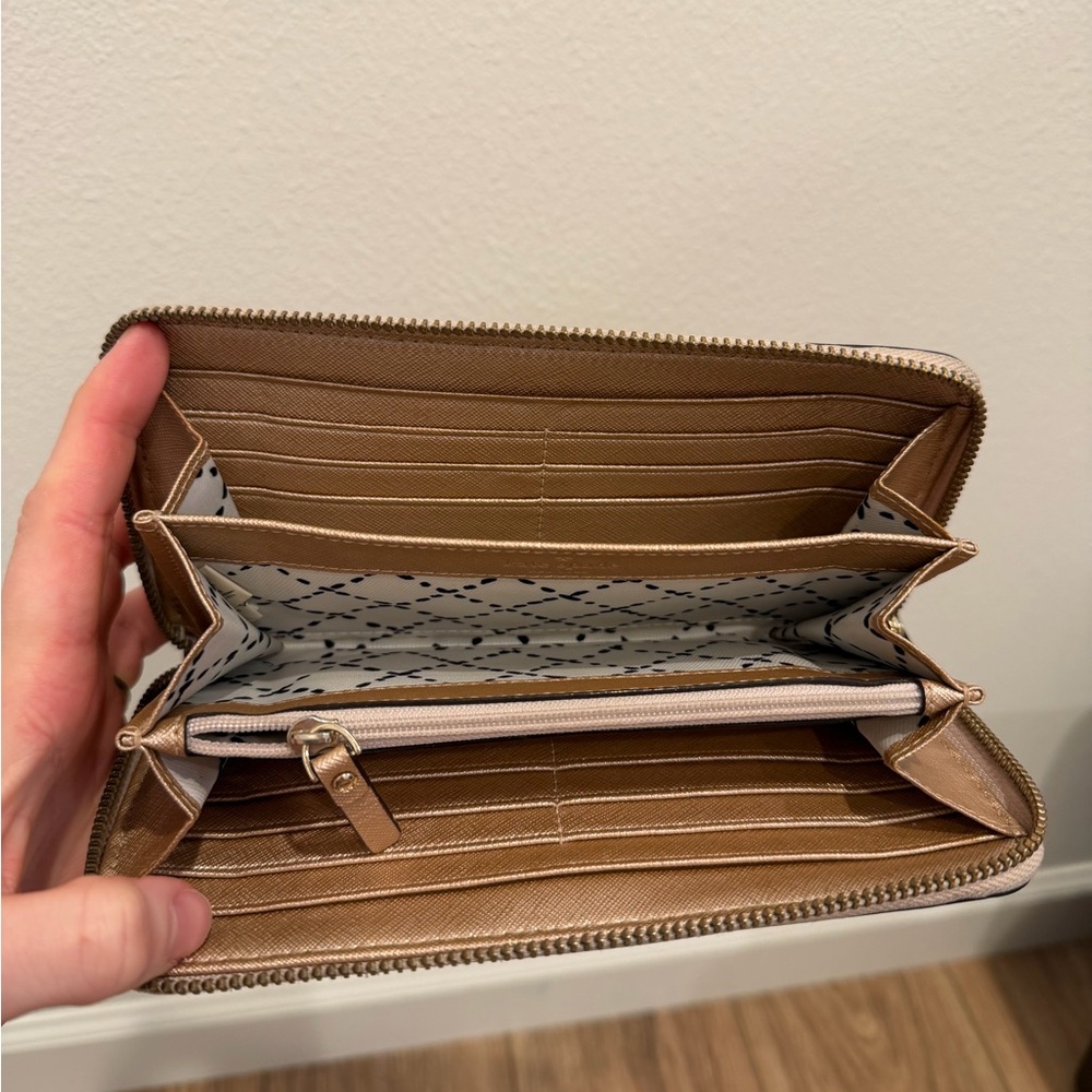 Kate Spade wallet - Picture 8 of 9